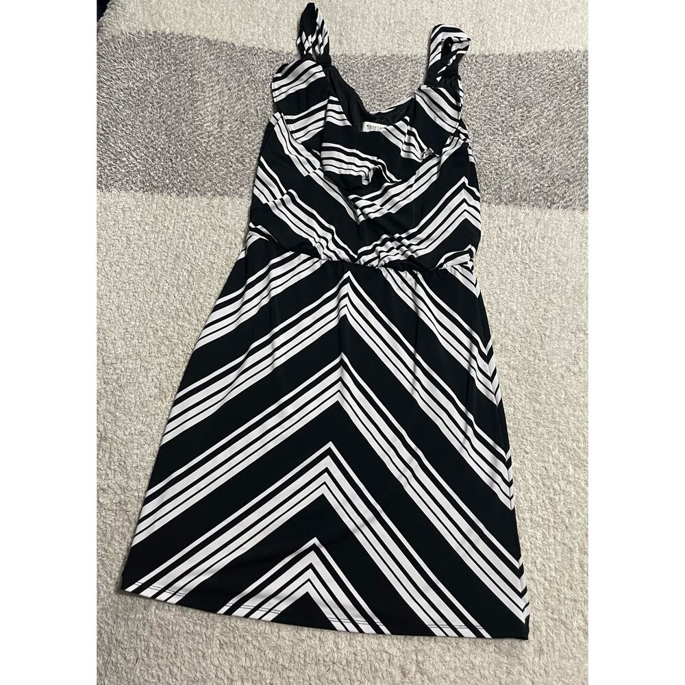 White House Black Market Dress Womens XS Sleeveless Scoop Neck Chevron Stripes